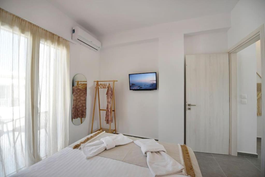 Kryni Deluxe Houses Adamantas  Exterior photo